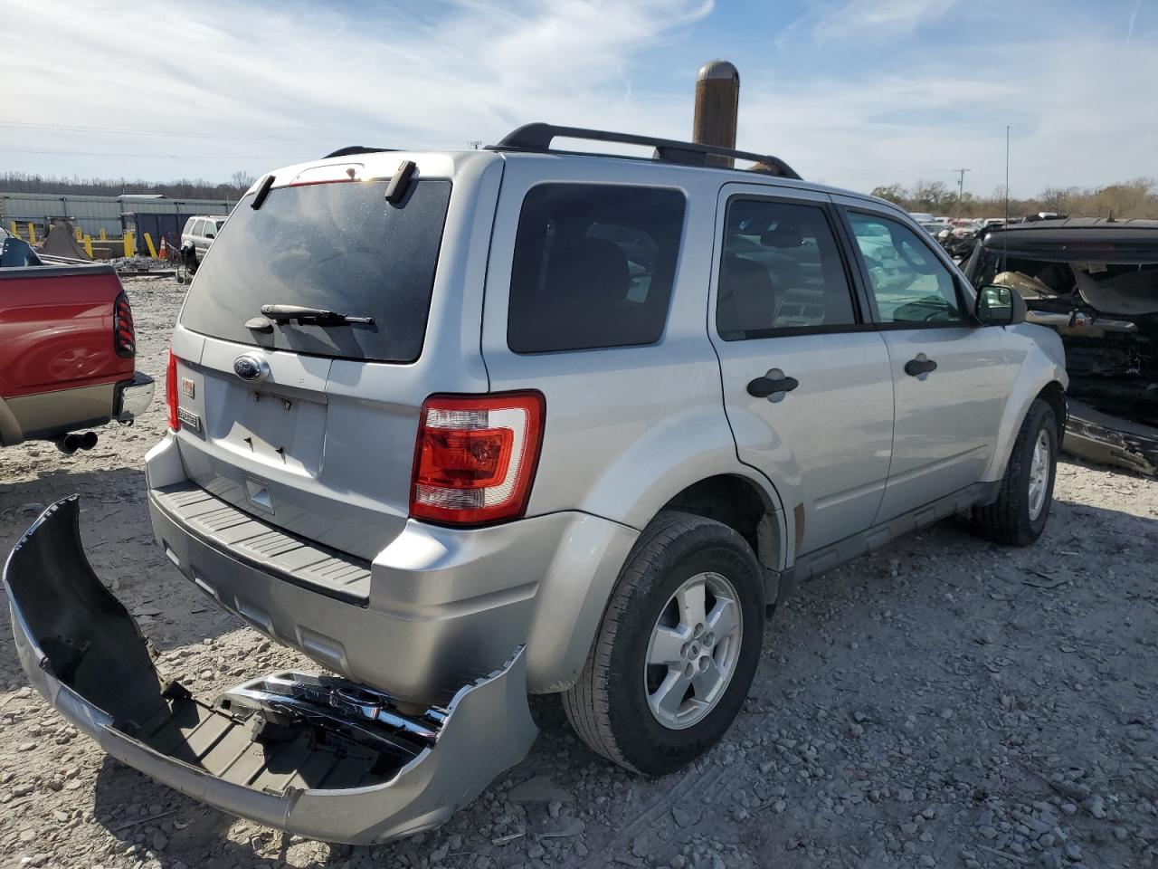 Image 3 of 2012 FORD ESCAPE XLT 2012 with VIN 1FMCU0D73CKB88011