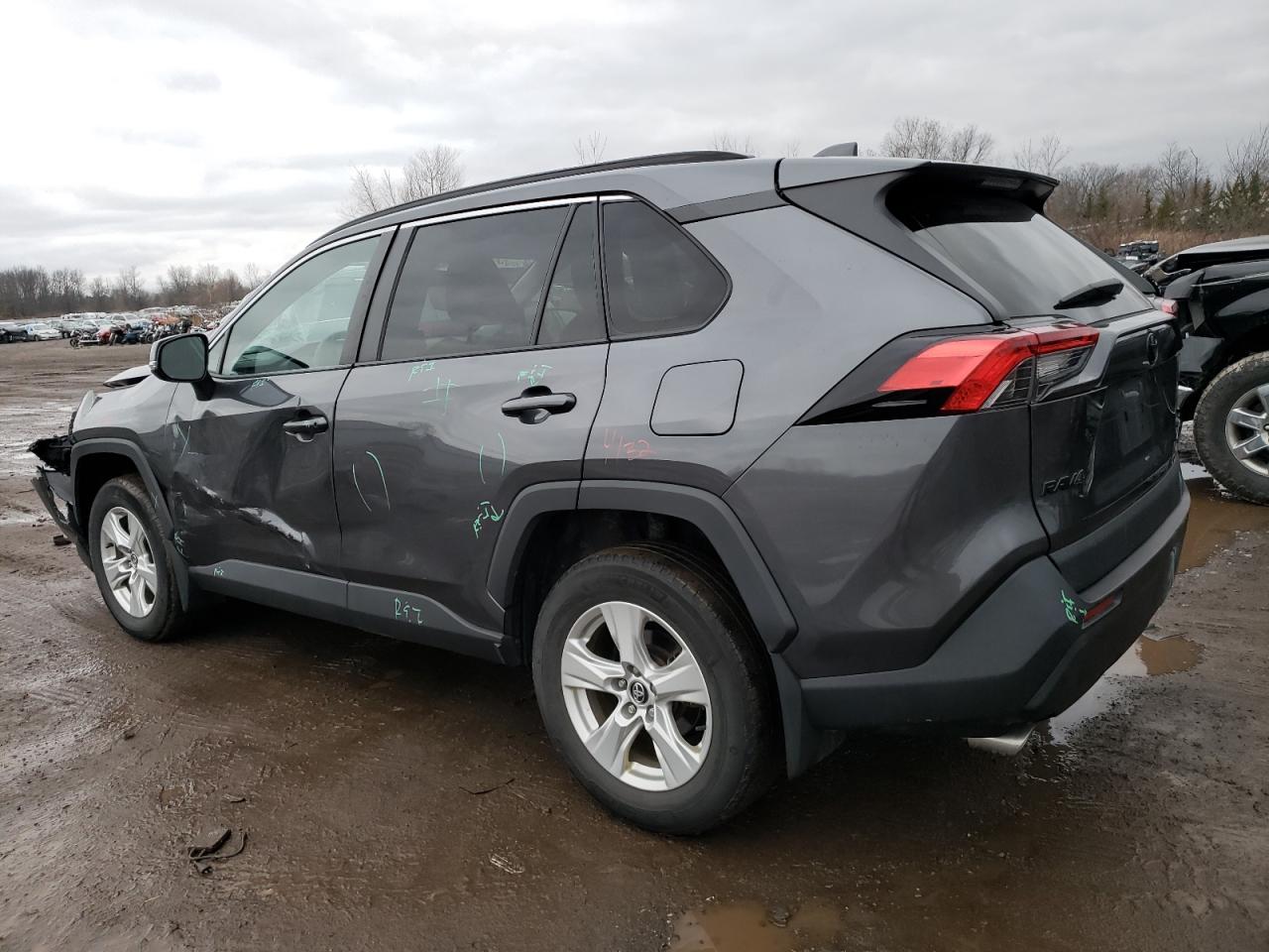 Изображение 2 2020 TOYOTA RAV4 XLE 2020 с VIN 2T3P1RFV2LC061564