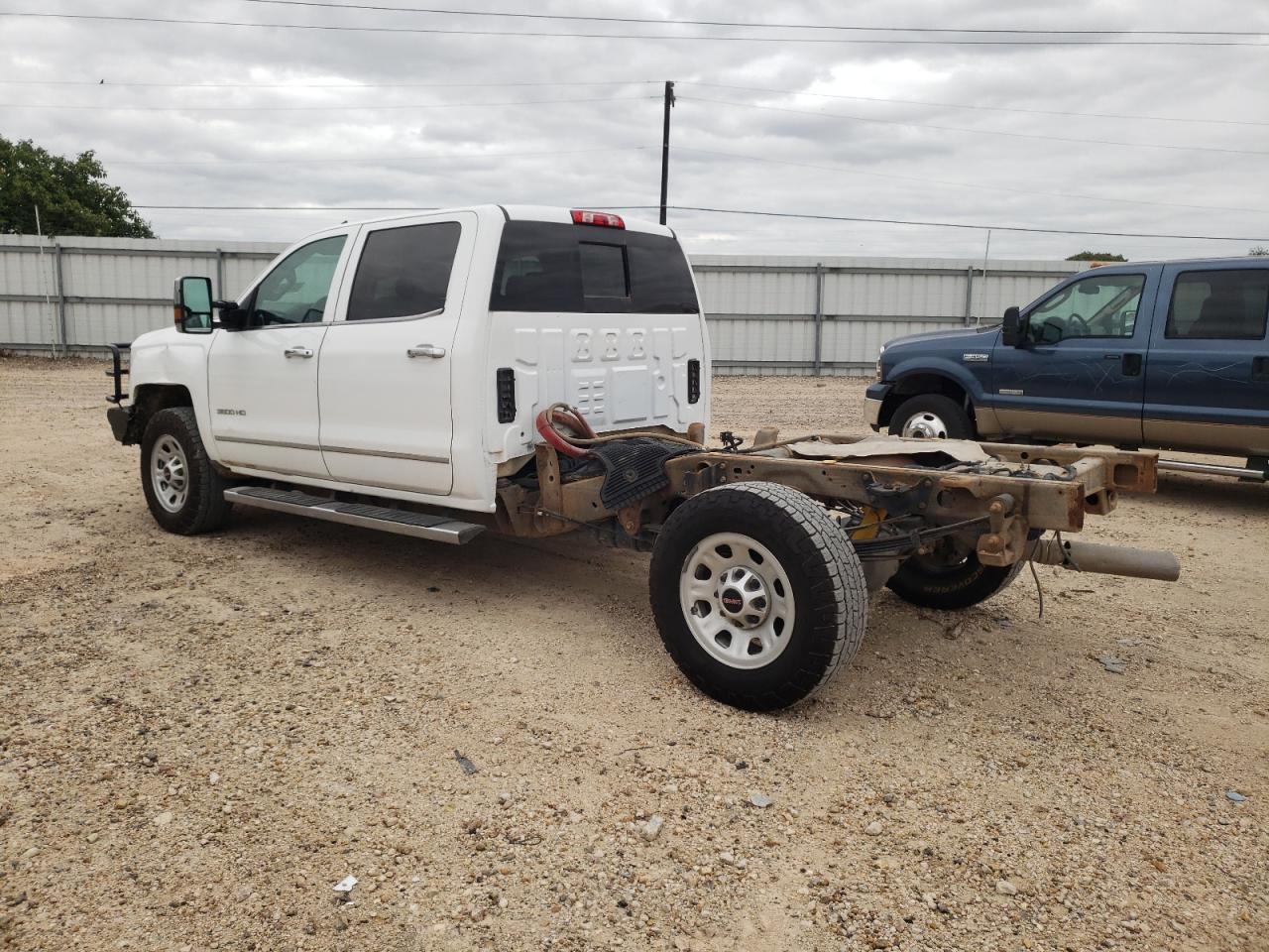 Изображение 2 2016 CHEVROLET SILVERADO K3500 LTZ 2016 с VIN 1GC4K0C80GF157788
