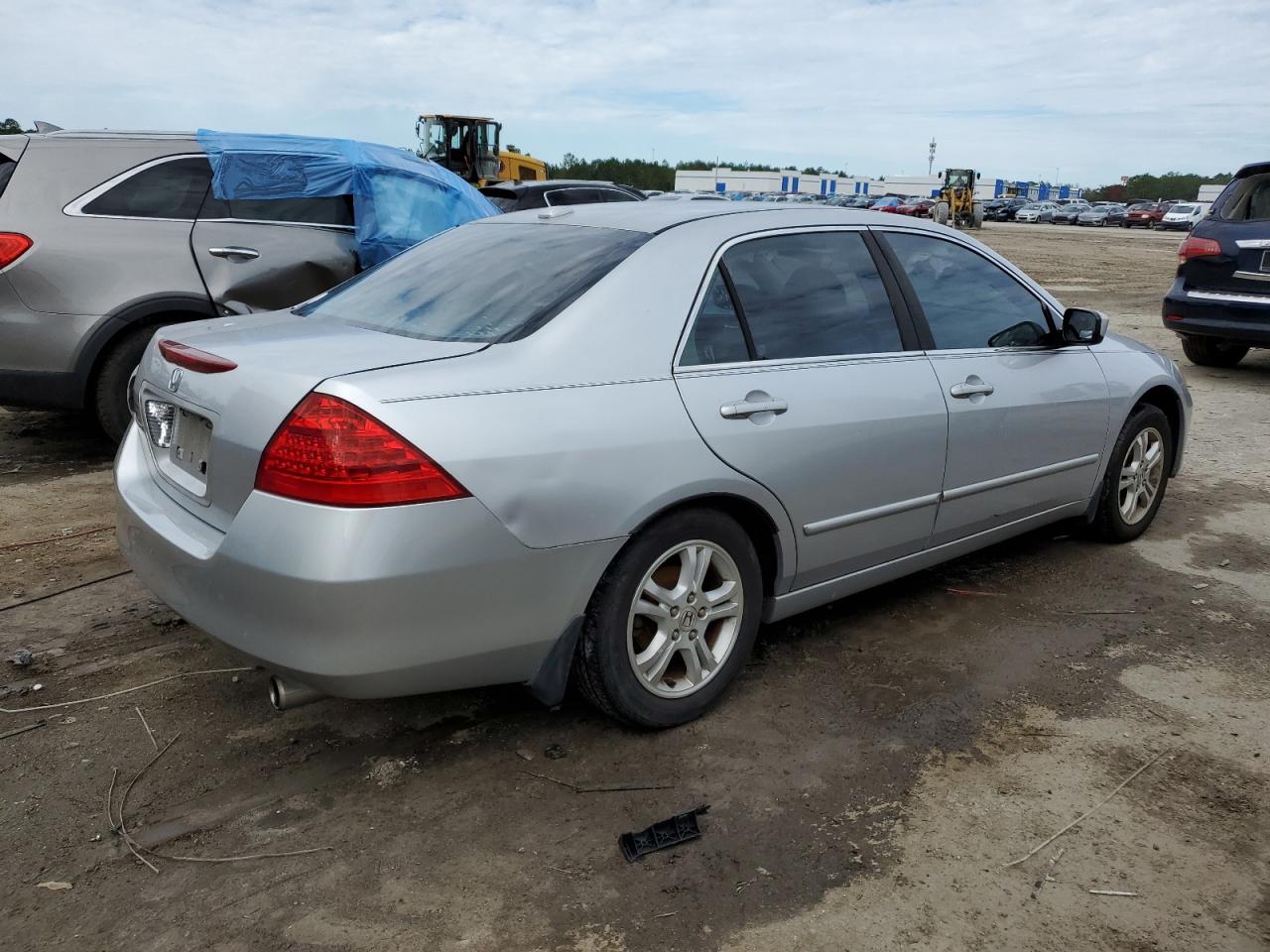 Image 3 of 2007 HONDA ACCORD EX 2007 with VIN 1HGCM56757A044181