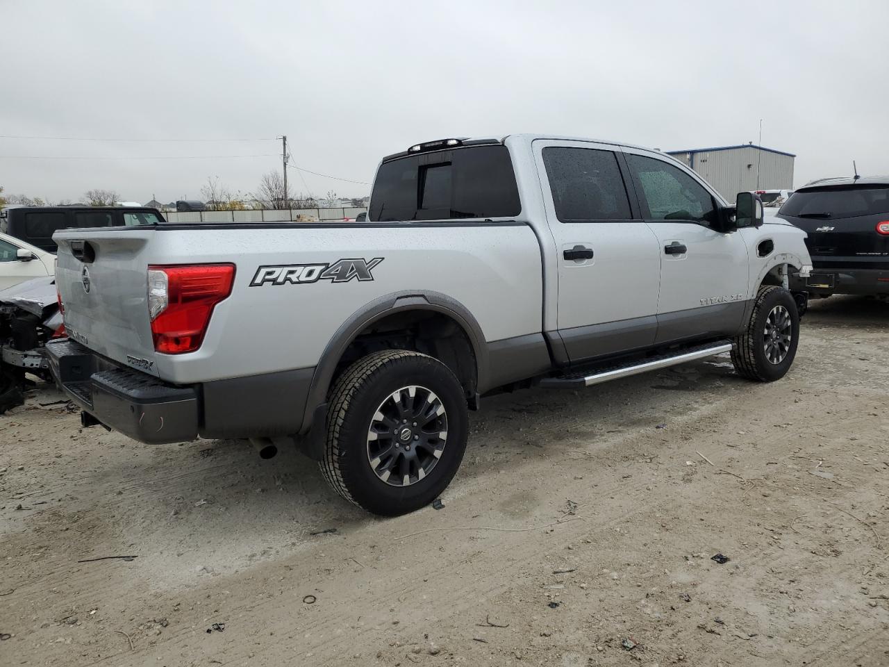 Image 3 of 2019 NISSAN TITAN XD SL 2019 with VIN 1N6AA1F4XKN511865