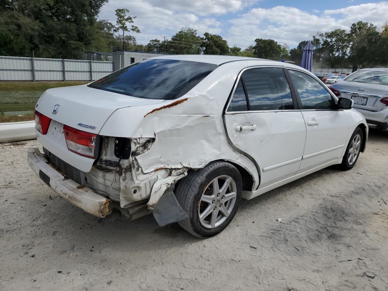 Изображение 3 2003 HONDA ACCORD EX 2003 с VIN 1HGCM66523A020001
