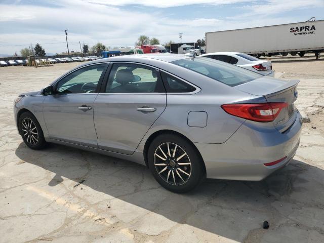 Obraz 2 z 2015 HYUNDAI SONATA SE 2015 z VIN 5NPE24AF7FH219379