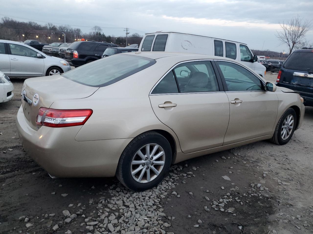 Obraz 3 z 2011 TOYOTA CAMRY BASE 2011 z VIN 4T4BF3EK5BR149830