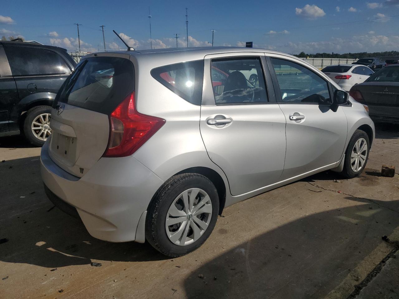 Image 3 of 2018 NISSAN VERSA NOTE S 2018 with VIN 3N1CE2CP1JL355835