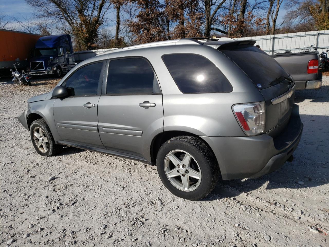 Image 2 of 2005 CHEVROLET EQUINOX LT 2005 with VIN 2CNDL73F356020853