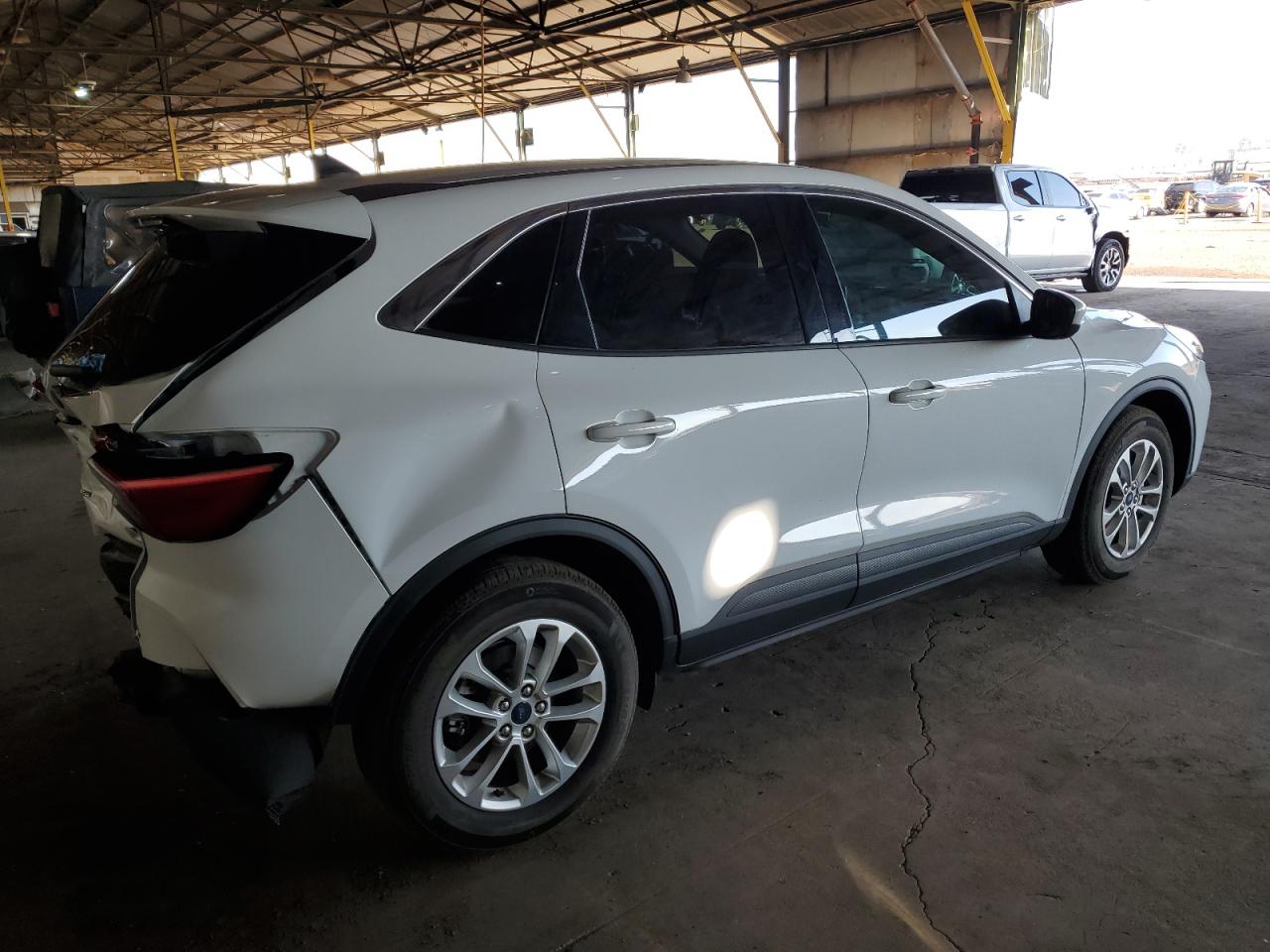 Image 3 of 2021 FORD ESCAPE SE 2021 with VIN 1FMCU0BZ6MUB14771
