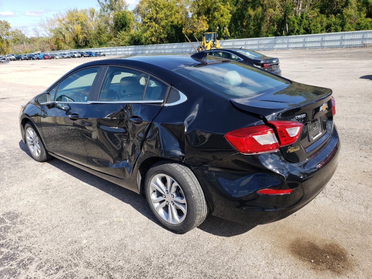 Image 2 of 2019 CHEVROLET CRUZE LT 2019 with VIN 1G1BE5SM7K7144509
