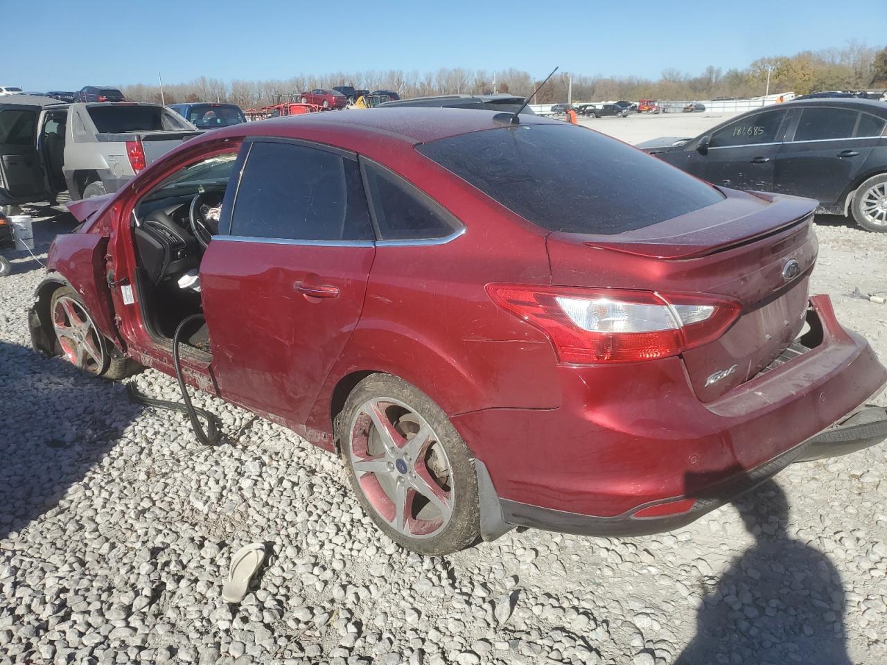 Image 2 of 2014 FORD FOCUS TITANIUM 2014 with VIN 1FADP3J21EL241561