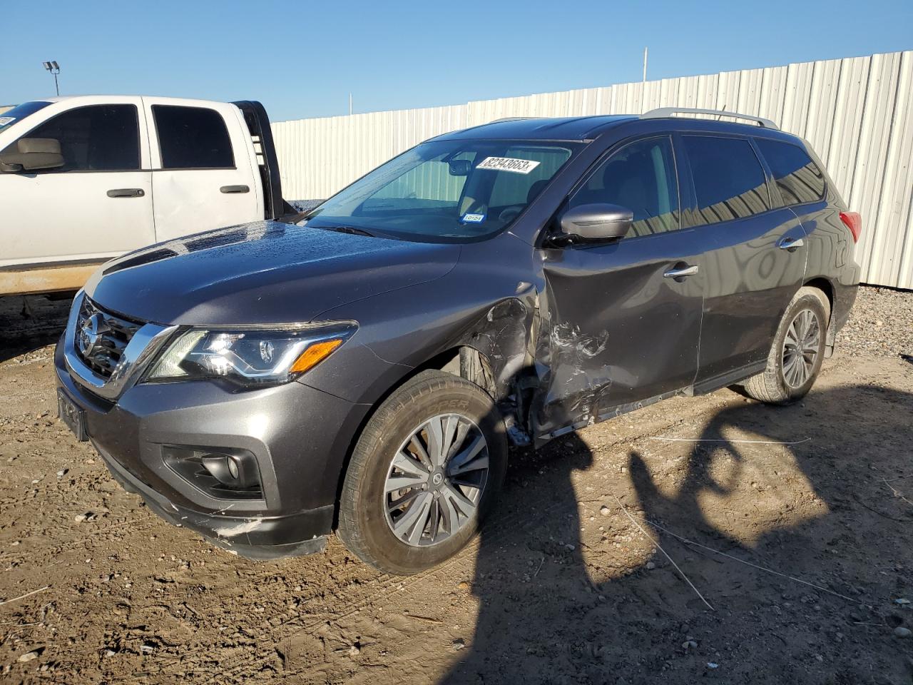 Изображение 1 2017 NISSAN PATHFINDER S 2017 с VIN 5N1DR2MMXHC618819