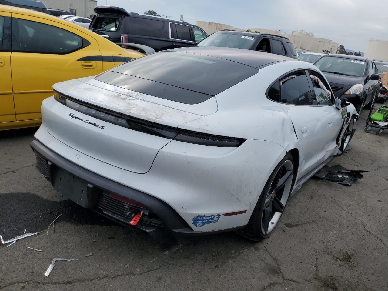 Obraz 3 z 2020 PORSCHE TAYCAN TURBO 2020 z VIN WP0AC2Y1XLSA70167