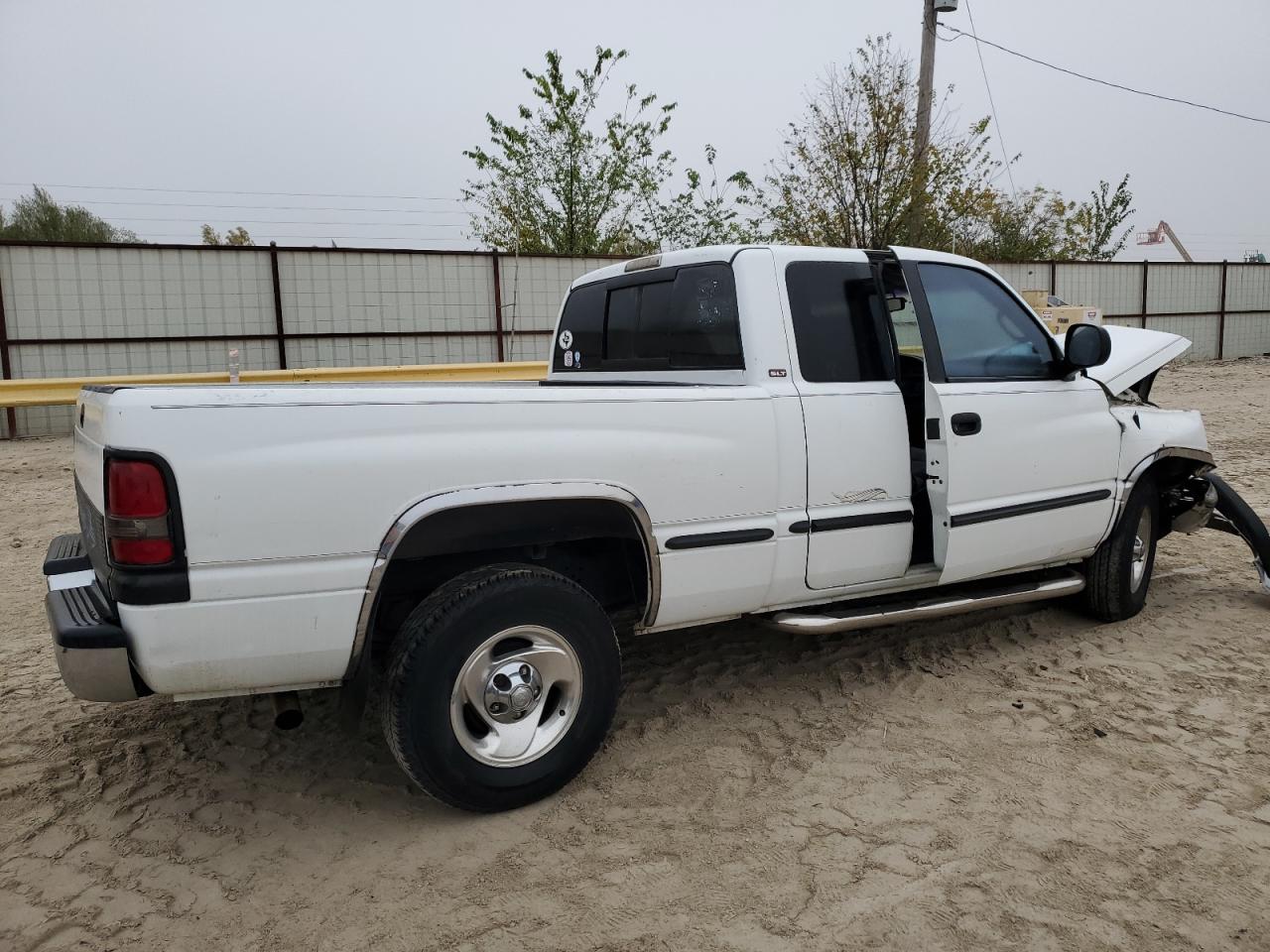 Image 3 of 1998 DODGE RAM 1500  1998 with VIN 1B7HC13Z5WJ102861