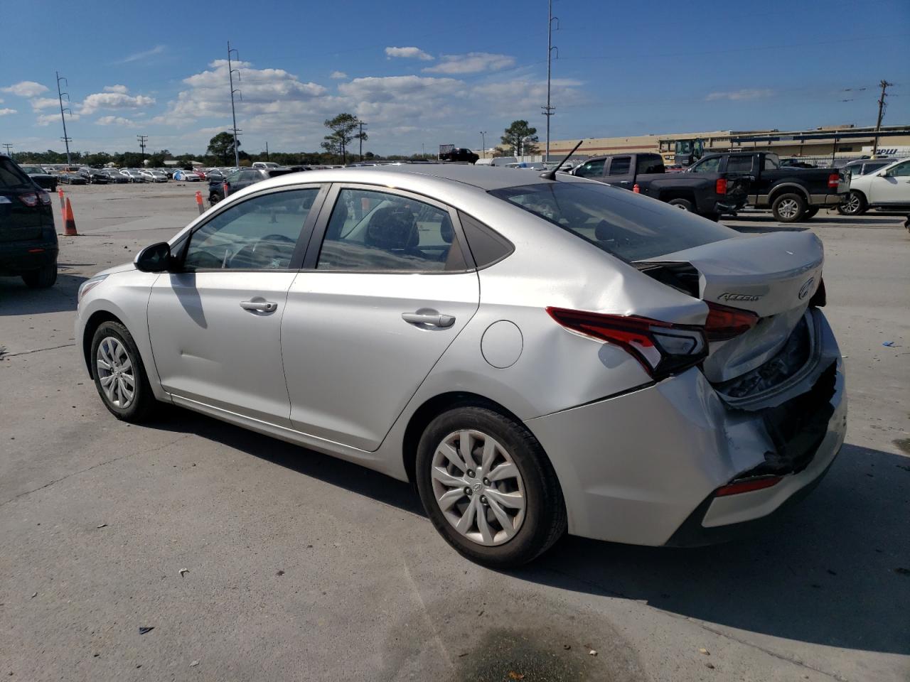 Изображение 2 2019 HYUNDAI ACCENT SE 2019 с VIN 3KPC24A3XKE044640