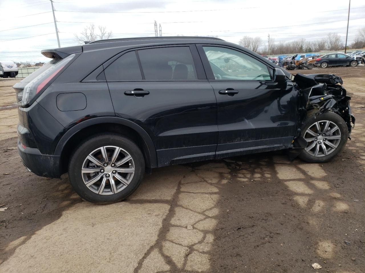 Obraz 3 z 2019 CADILLAC XT4 SPORT 2019 z VIN 1GYFZER42KF159535