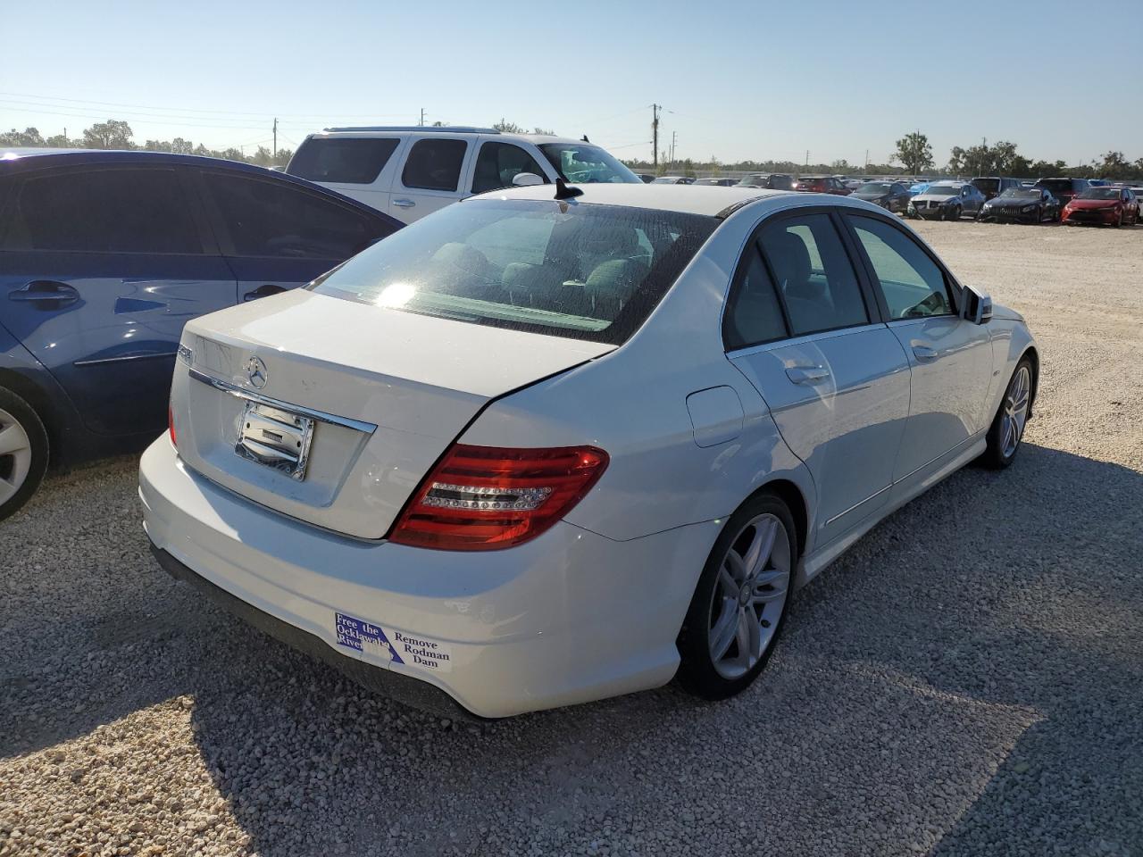 Image 3 of 2012 MERCEDES-BENZ C 250 2012 with VIN WDDGF4HB0CA621527