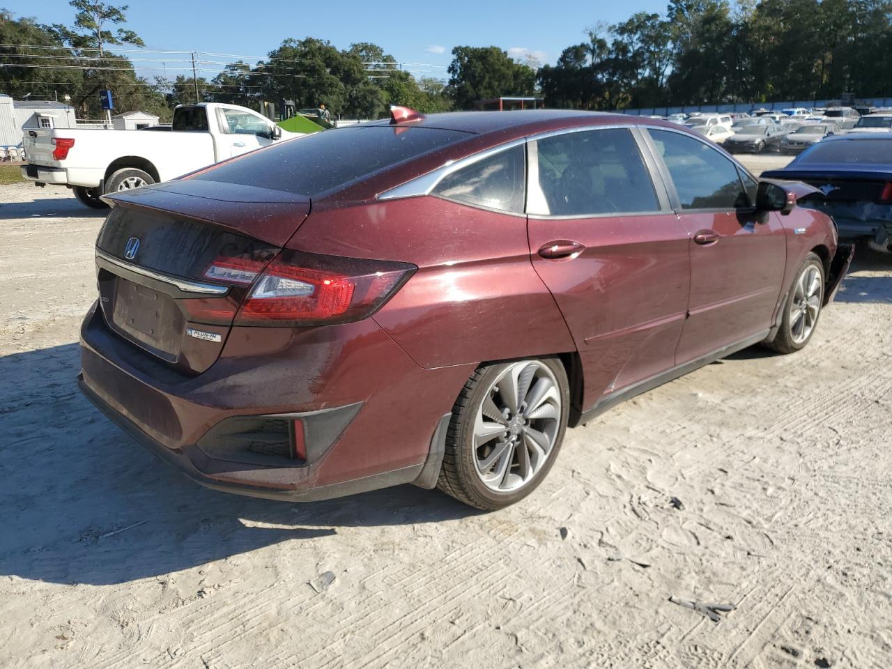Obraz 3 z 2018 HONDA CLARITY  2018 z VIN JHMZC5F13JC012881