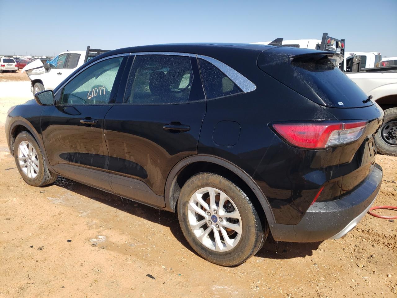 Image 2 of 2020 FORD ESCAPE SE 2020 with VIN 1FMCU0G60LUB38660