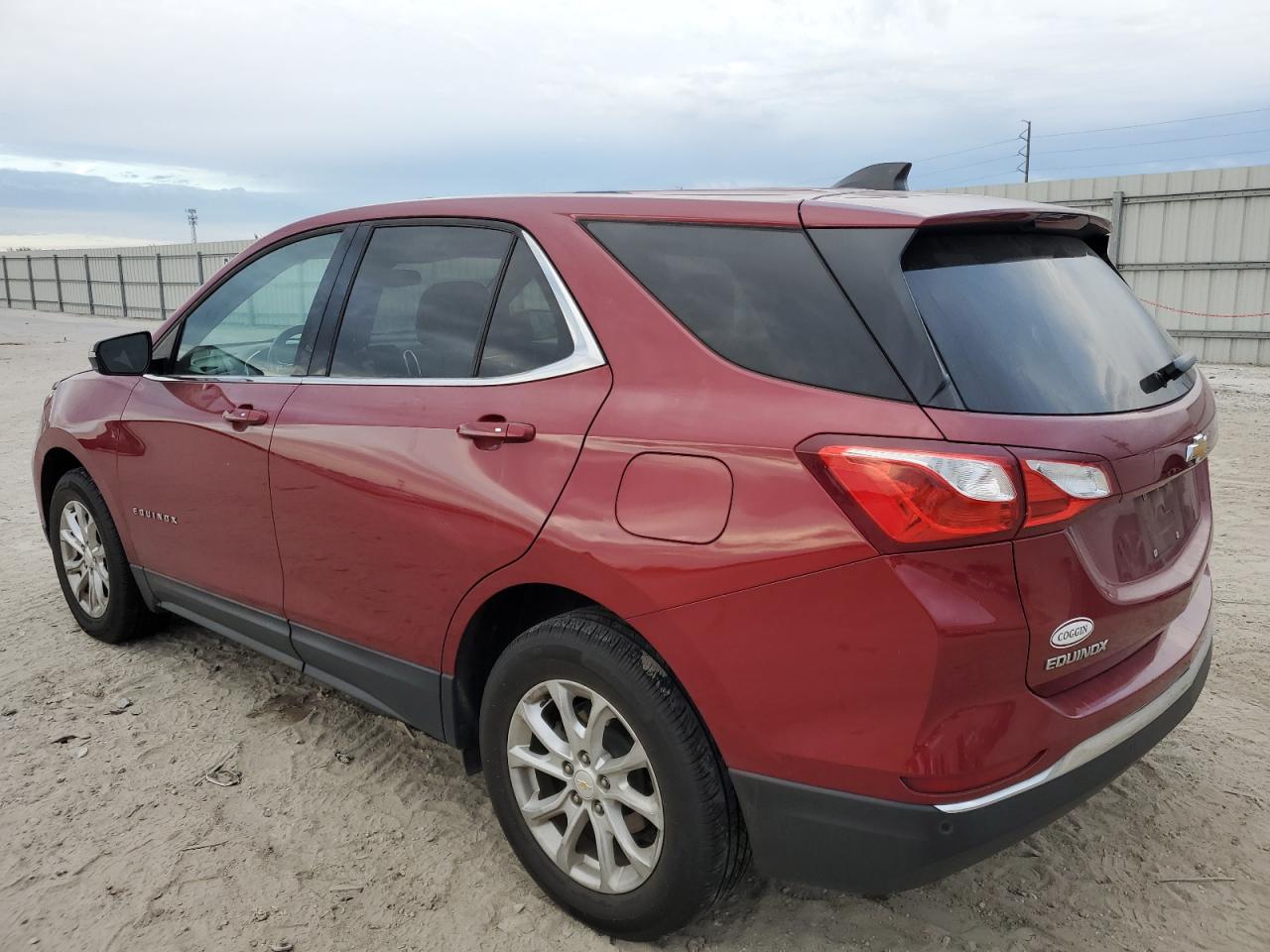 Image 2 of 2019 CHEVROLET EQUINOX LT 2019 with VIN 2GNAXUEV1K6263563