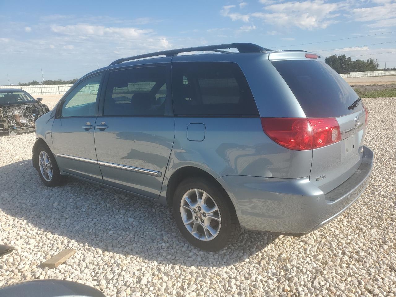 Image 2 of 2006 TOYOTA SIENNA XLE 2006 with VIN 5TDBA22C86S076810