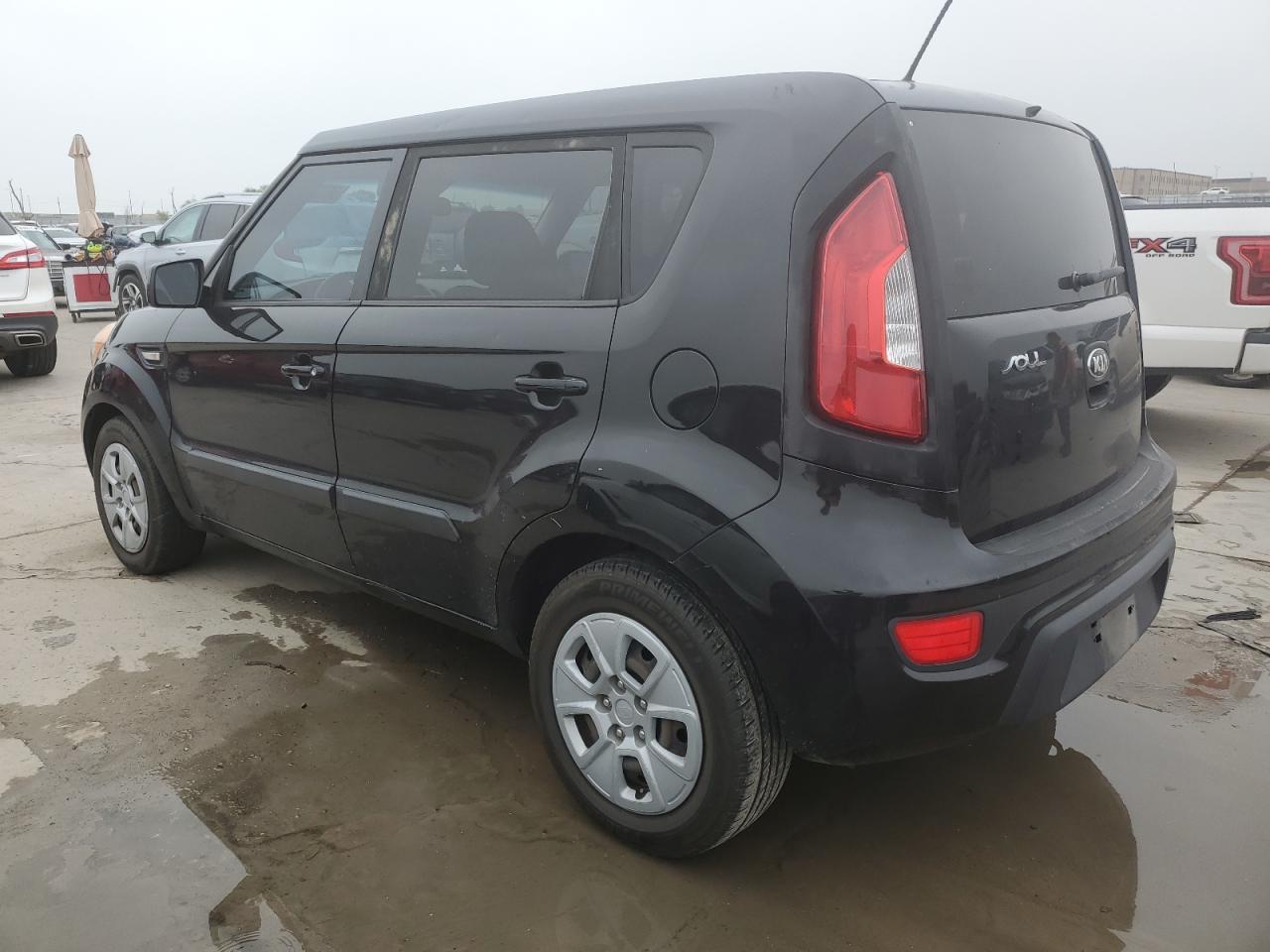 Image 2 of 2013 KIA SOUL  2013 with VIN KNDJT2A50D7613234