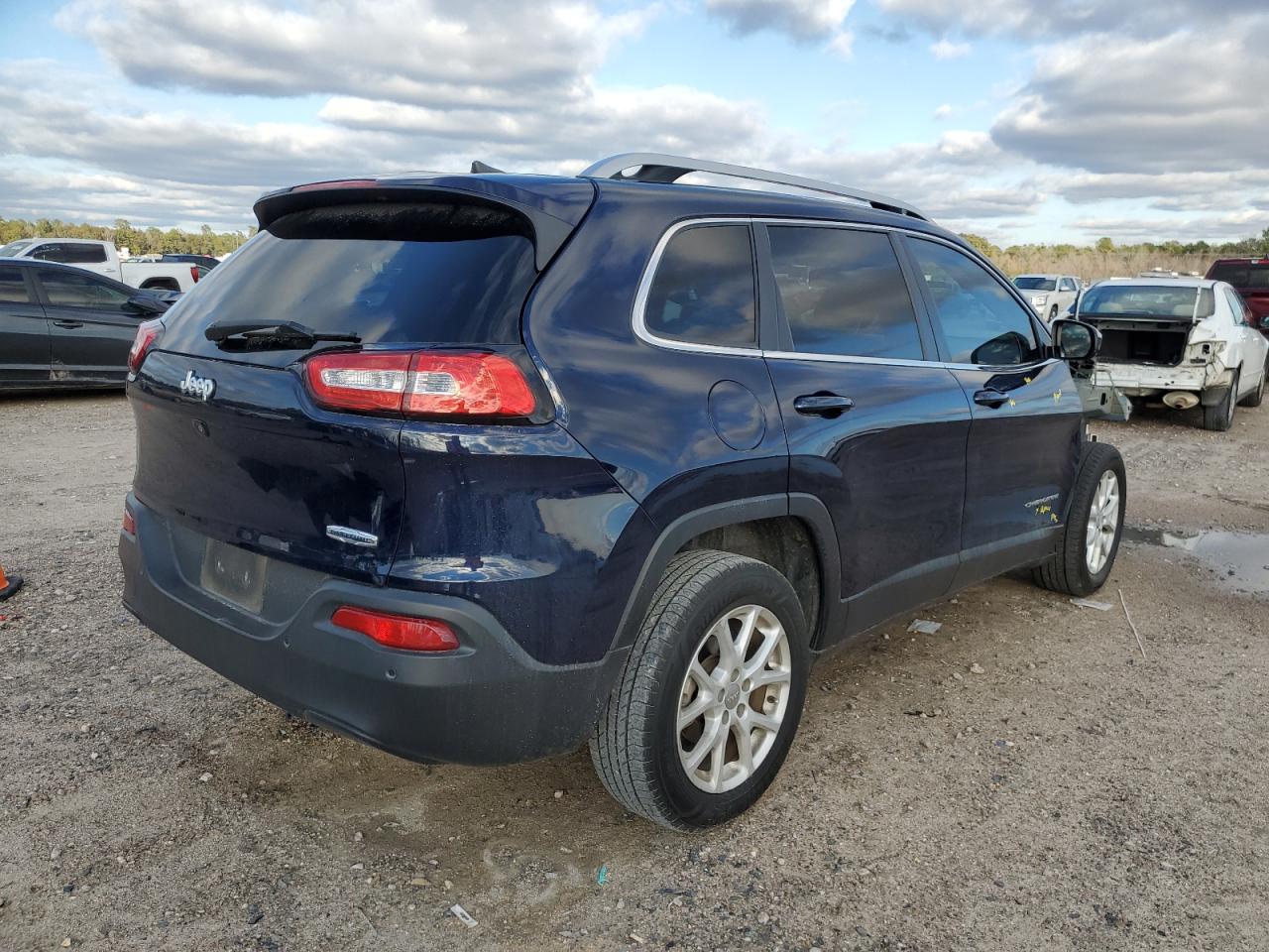 Obraz 3 z 2016 JEEP CHEROKEE LATITUDE 2016 z VIN 1C4PJLCB0GW329797