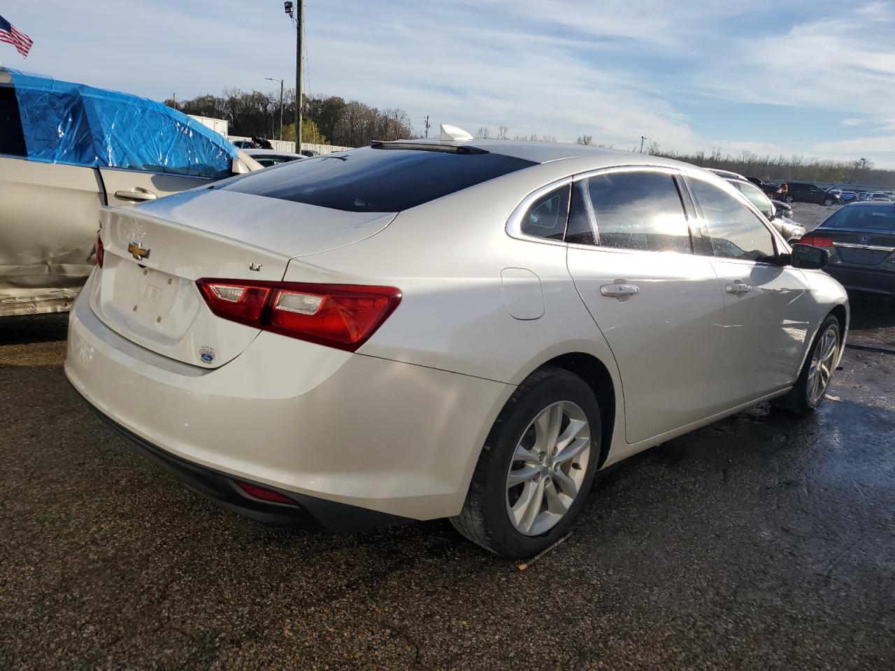 Изображение 3 2017 CHEVROLET MALIBU LT 2017 с VIN 1G1ZE5ST9HF208487