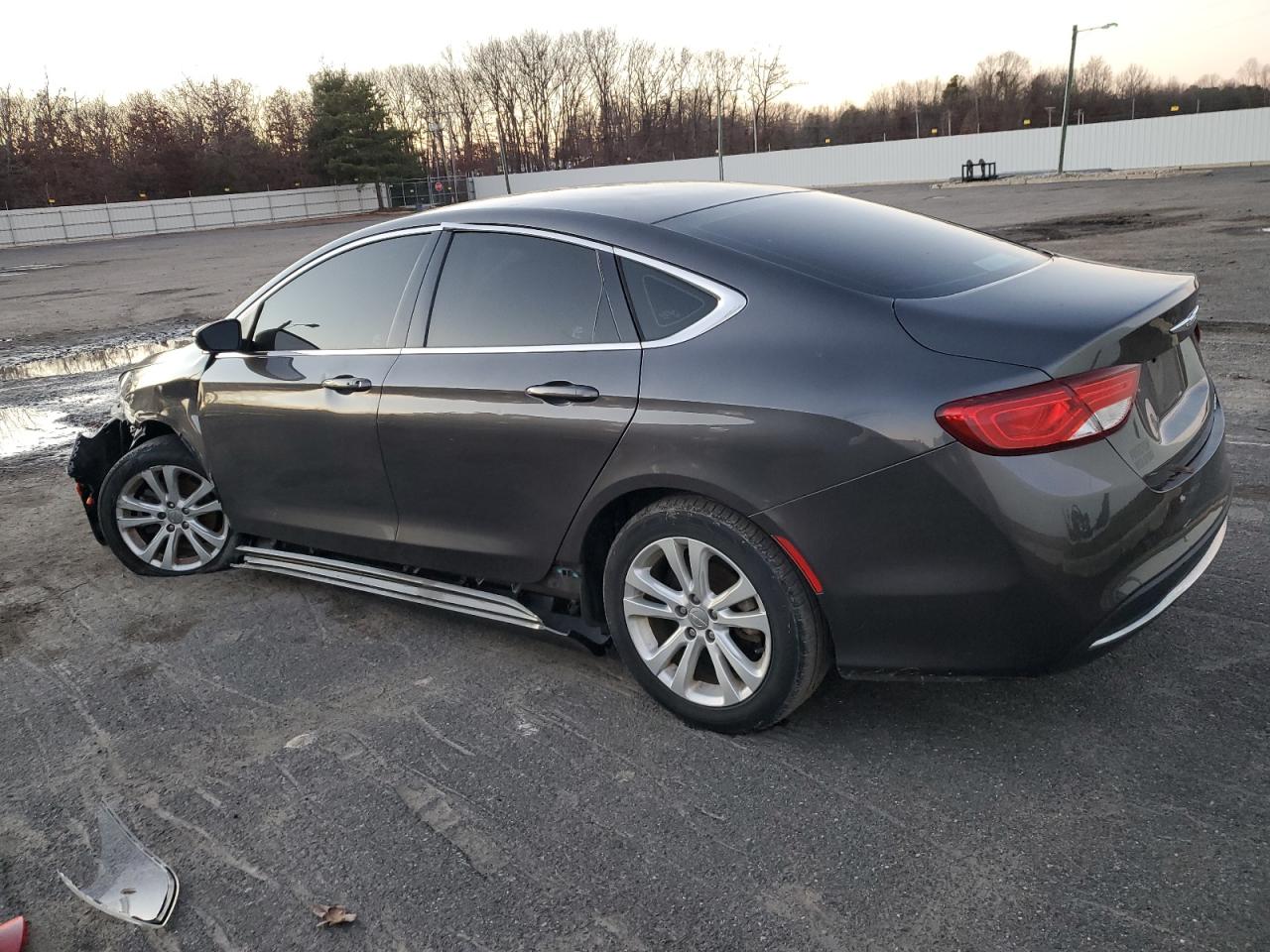 Obraz 2 z 2015 CHRYSLER 200 LIMITED 2015 z VIN 1C3CCCAB8FN652113