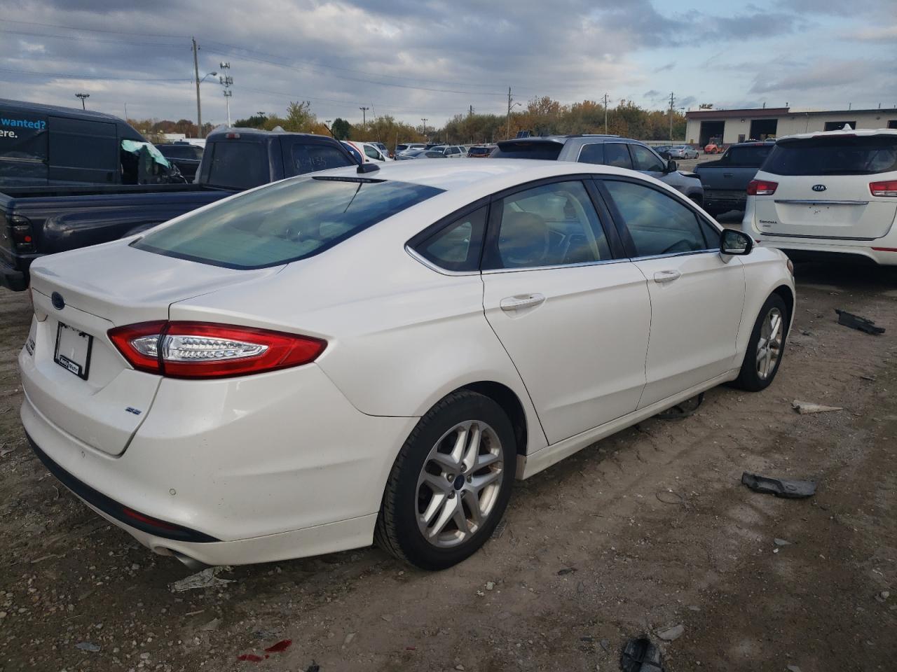 Obraz 3 z 2015 FORD FUSION SE 2015 z VIN 3FA6P0H79FR273329