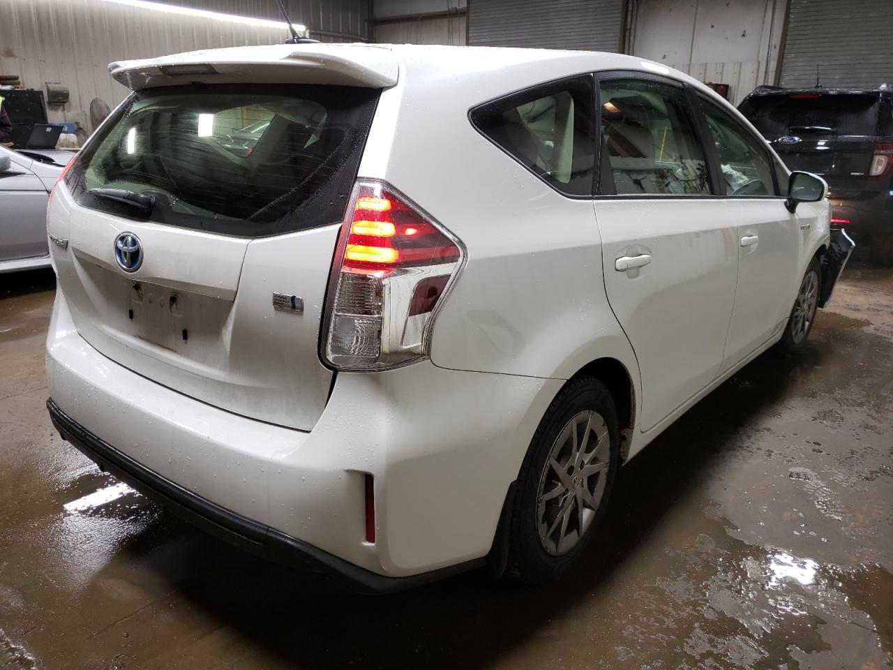 Obraz 3 z 2015 TOYOTA PRIUS V  2015 z VIN JTDZN3EU0FJ019477