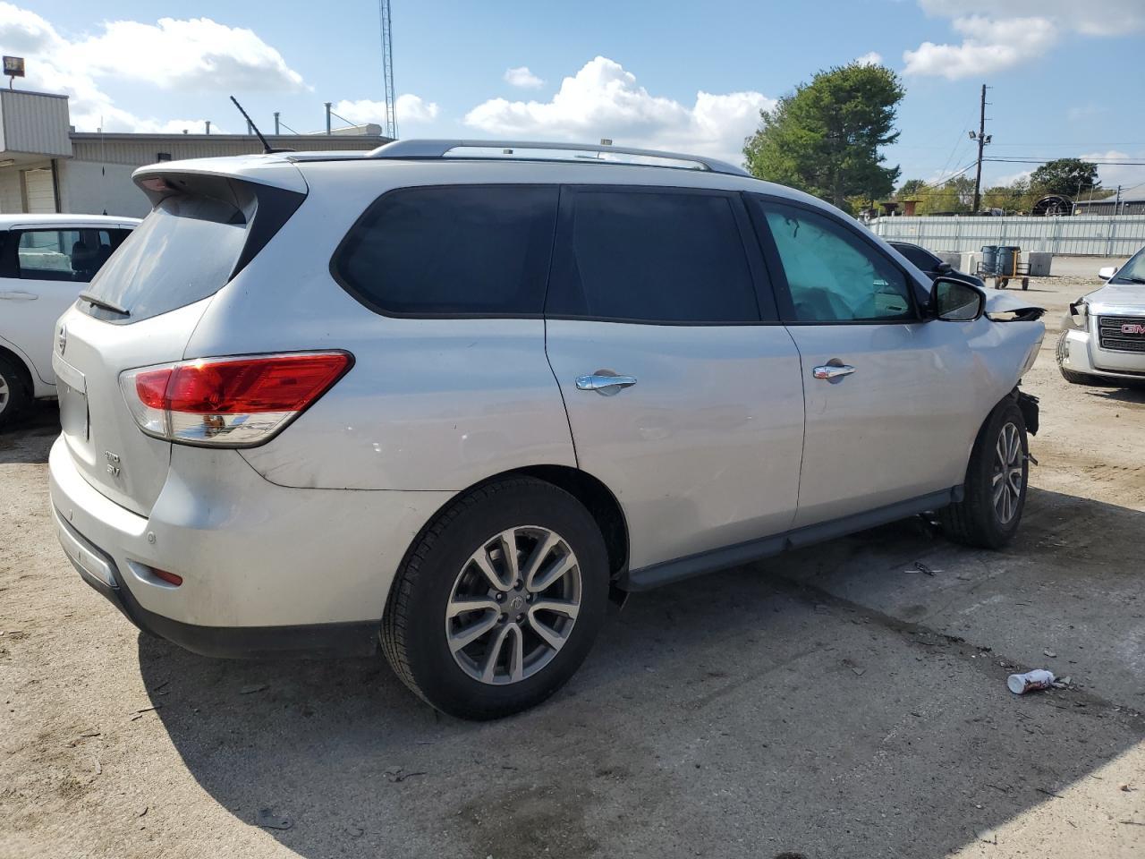 Image 3 of 2015 NISSAN PATHFINDER S 2015 with VIN 5N1AR2MM4FC683830
