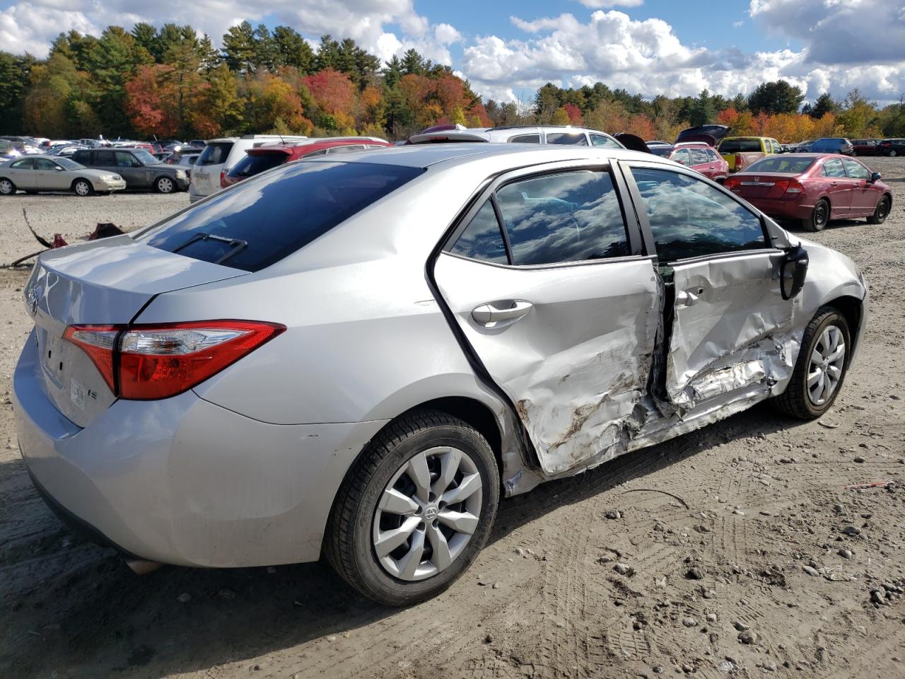 Image 3 of 2015 TOYOTA COROLLA L 2015 with VIN 2T1BURHE7FC467819