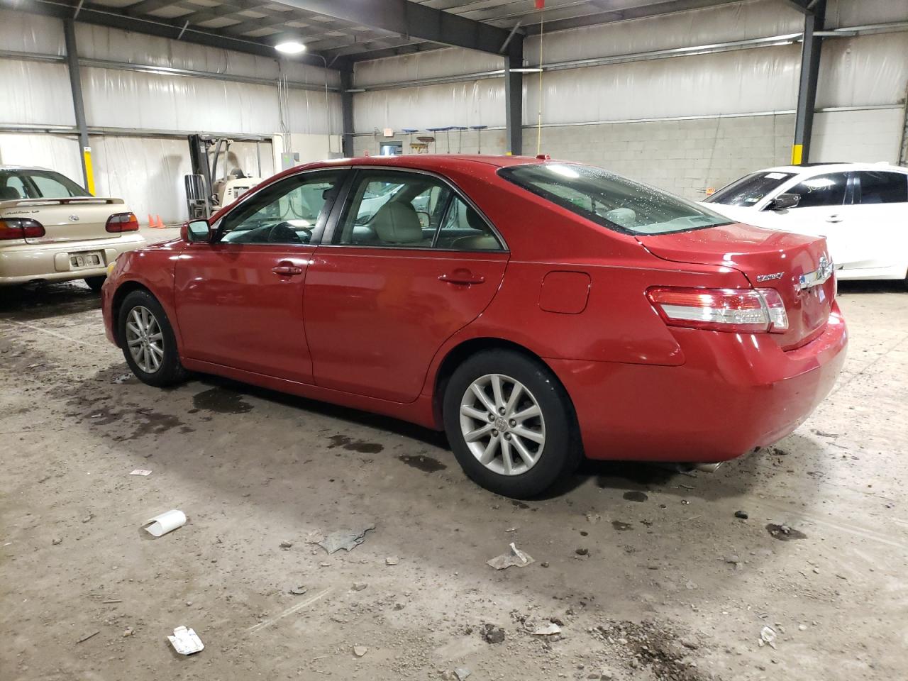 Image 2 of 2011 TOYOTA CAMRY SE 2011 with VIN 4T1BK3EK9BU118702