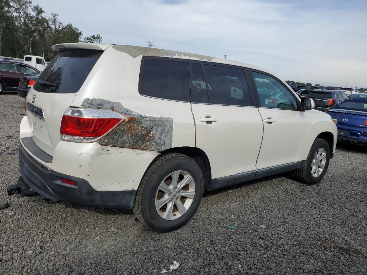 Изображение 3 2013 TOYOTA HIGHLANDER BASE 2013 с VIN 5TDZA3EHXDS042196