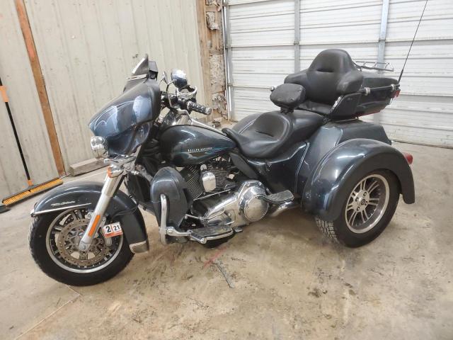 Image 2 of 2015 HARLEY-DAVIDSON FLHTCUTG TRI GLIDE ULTRA 2015 with VIN 1HD1MAL16FB862220
