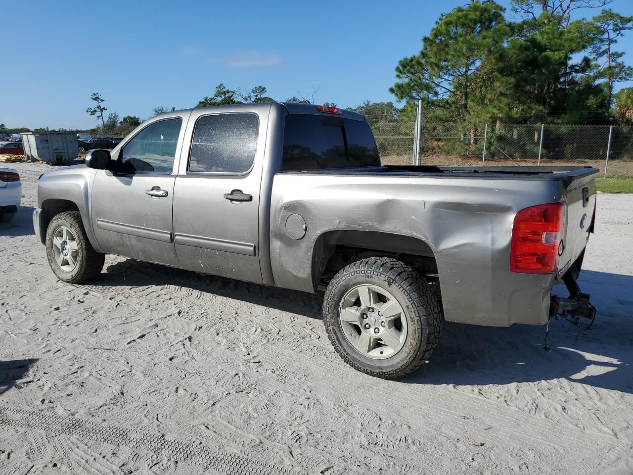 Изображение 2 2013 CHEVROLET SILVERADO K1500 LT 2013 с VIN 3GCPKSE70DG357139