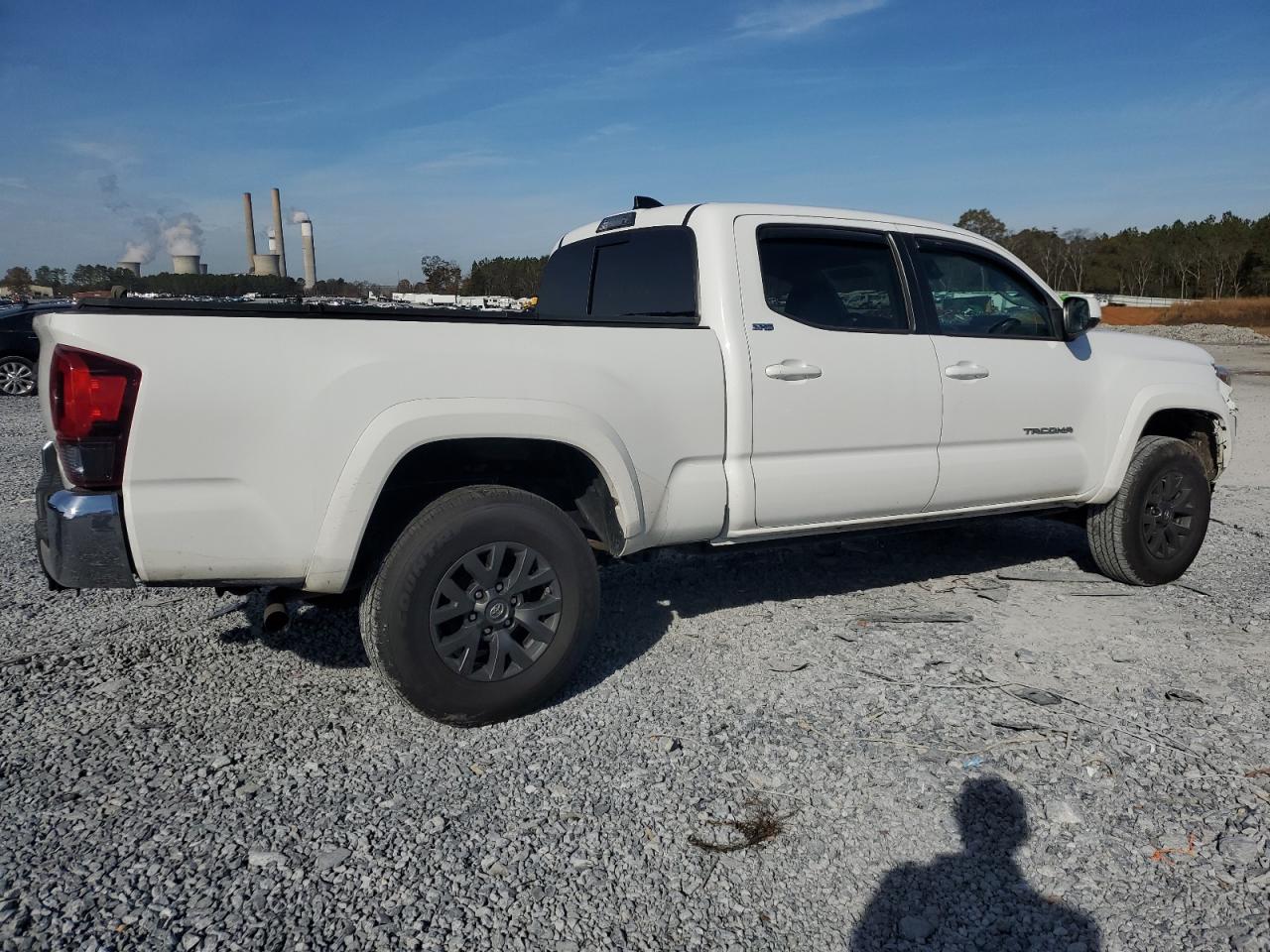 Image 3 of 2020 TOYOTA TACOMA DOUBLE CAB 2020 with VIN 3TMBZ5DNXLM025538