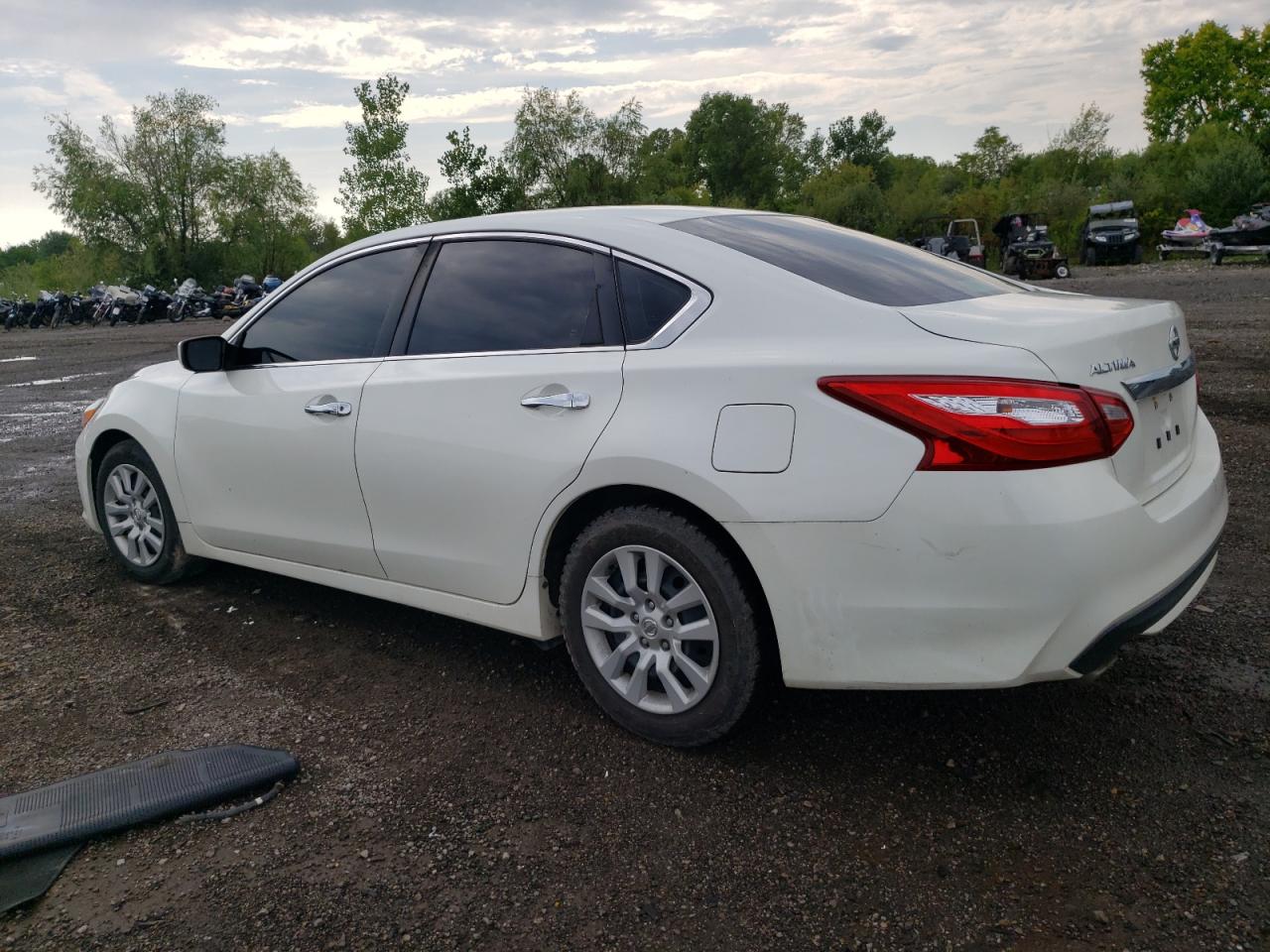Obraz 2 z 2017 NISSAN ALTIMA 2.5 2017 z VIN 1N4AL3AP4HN332911