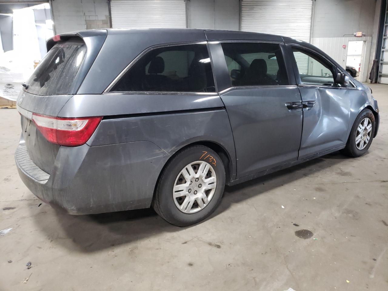 Image 3 of 2011 HONDA ODYSSEY LX 2011 with VIN 5FNRL5H29BB048084