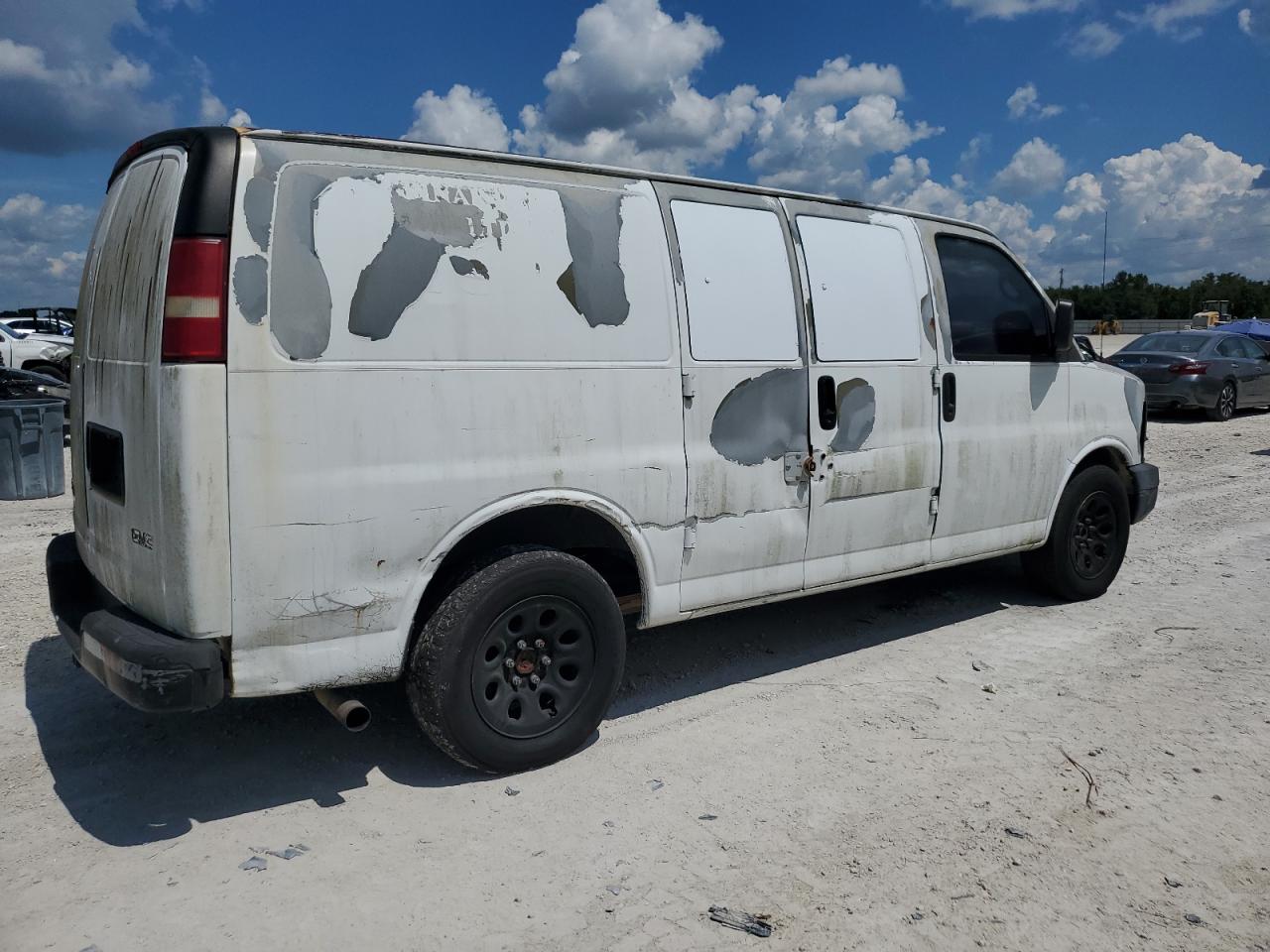 Obraz 3 z 2004 GMC SAVANA G1500 2004 z VIN 1GTFG15X041132516