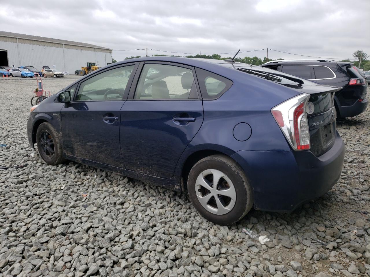 Image 2 of 2015 TOYOTA PRIUS  2015 with VIN JTDKN3DU8F0477633