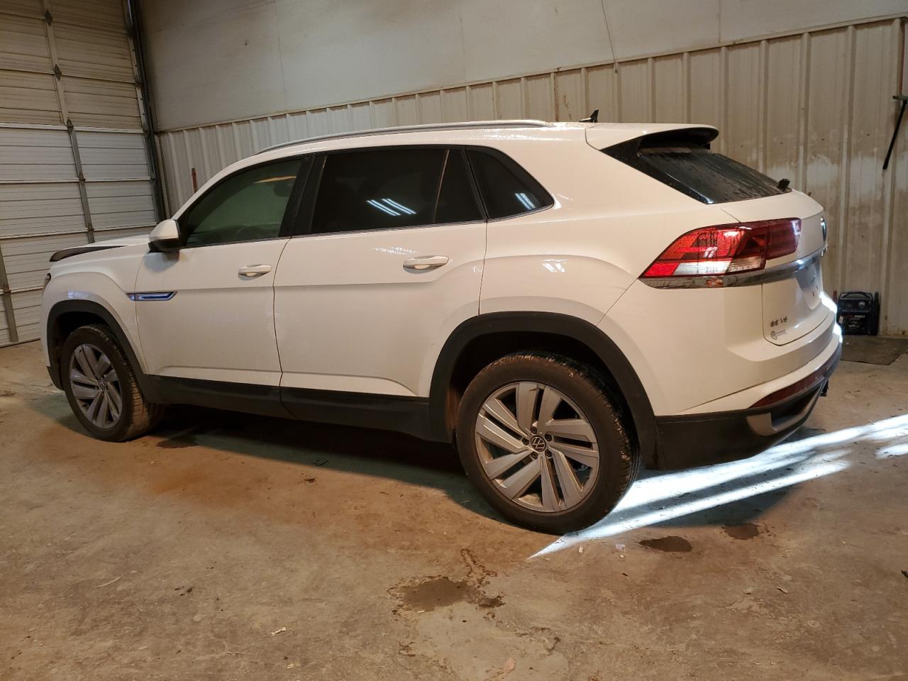 Image 2 of 2020 VOLKSWAGEN ATLAS CROSS SPORT SE 2020 with VIN 1V21E2CA2LC220053