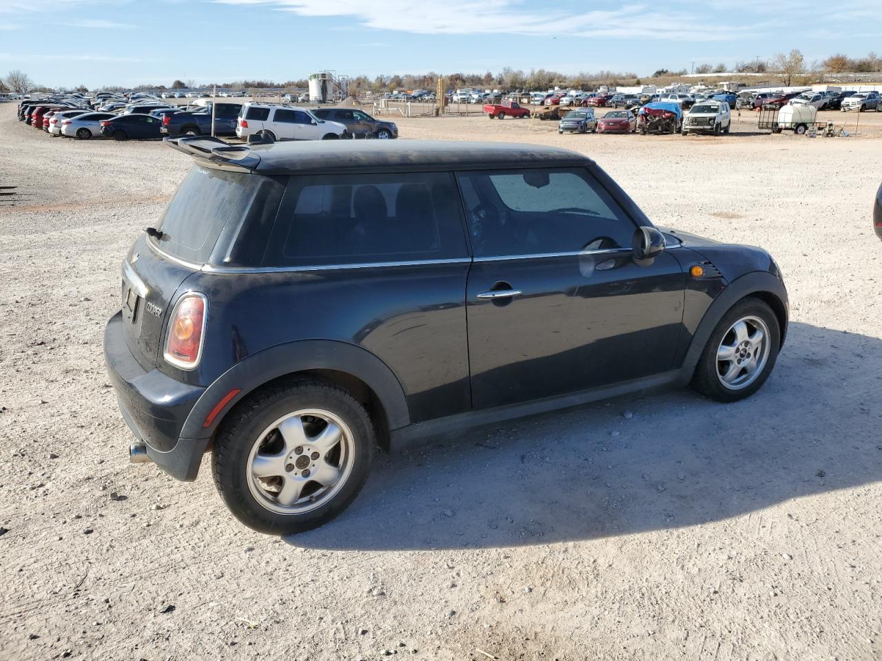 Obraz 3 z 2009 MINI COOPER  2009 z VIN WMWMF33549TT69140