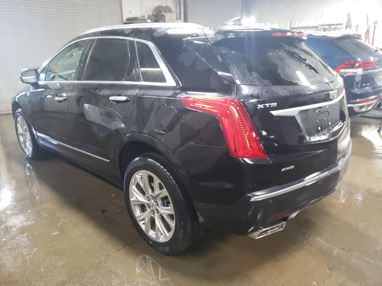 Image 2 of 2018 CADILLAC XT5 LUXURY 2018 with VIN 1GYKNDRS9JZ136768