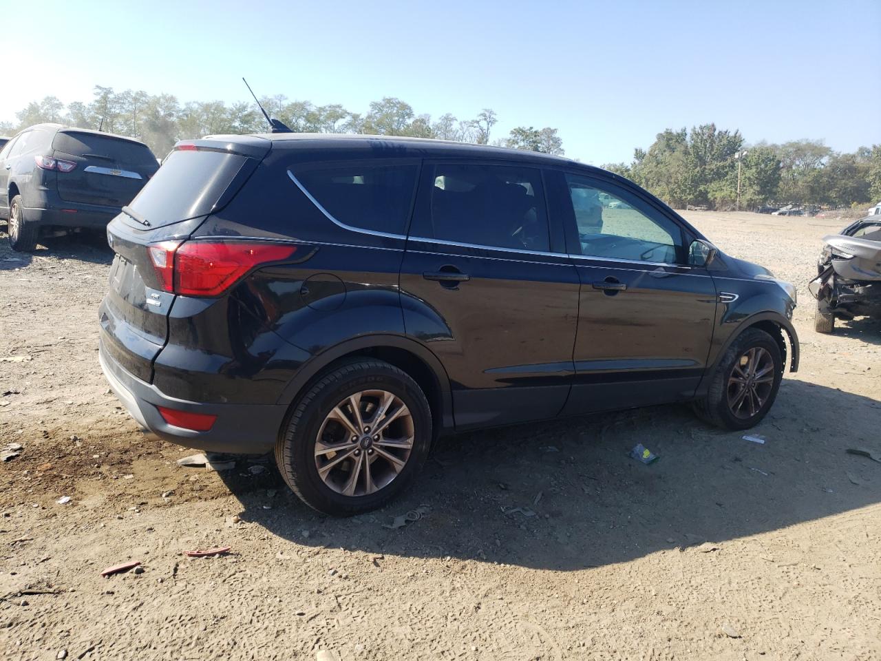 Obraz 3 z 2019 FORD ESCAPE SE 2019 z VIN 1FMCU9G97KUB66226