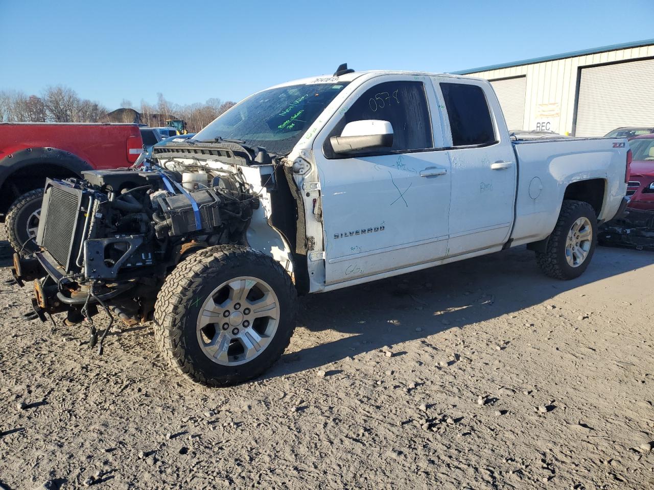 Изображение 1 2017 CHEVROLET SILVERADO K1500 LT 2017 с VIN 1GCVKREC7HZ195318