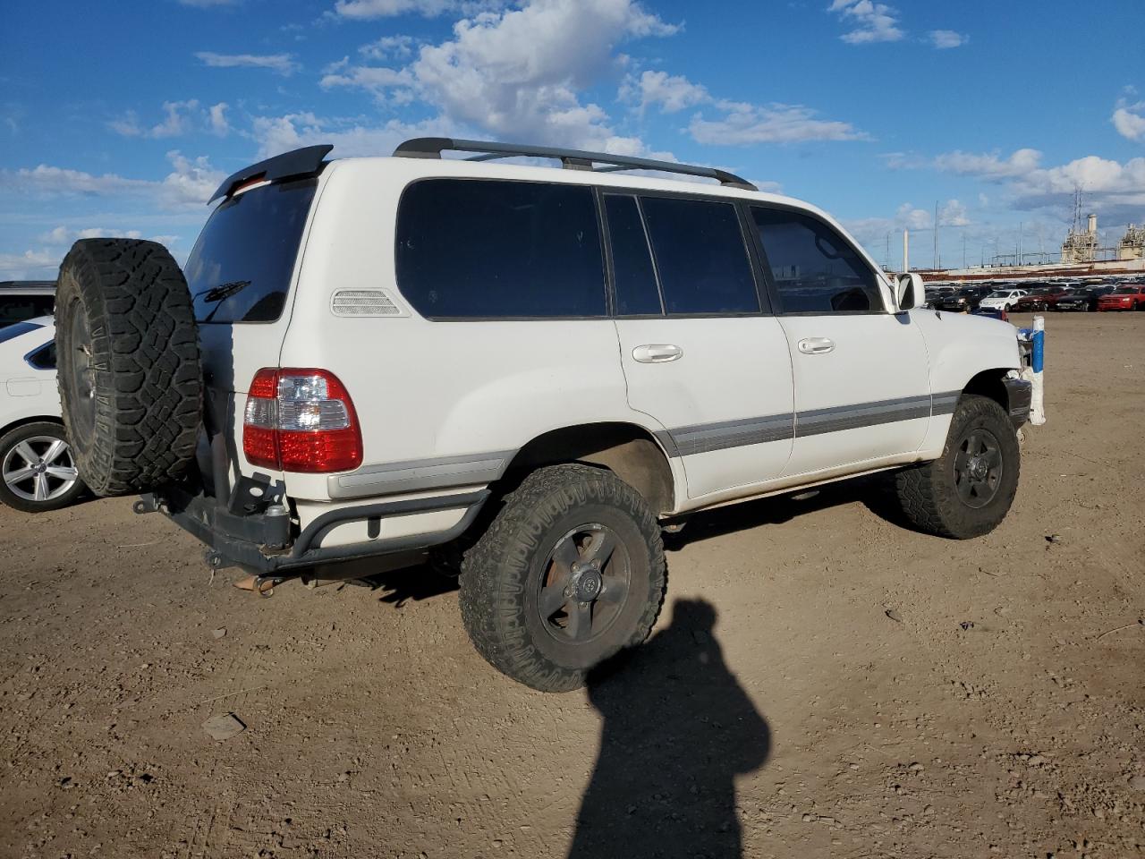 Image 3 of 2000 TOYOTA LAND CRUISER  2000 with VIN JT3HT05J5Y0117889