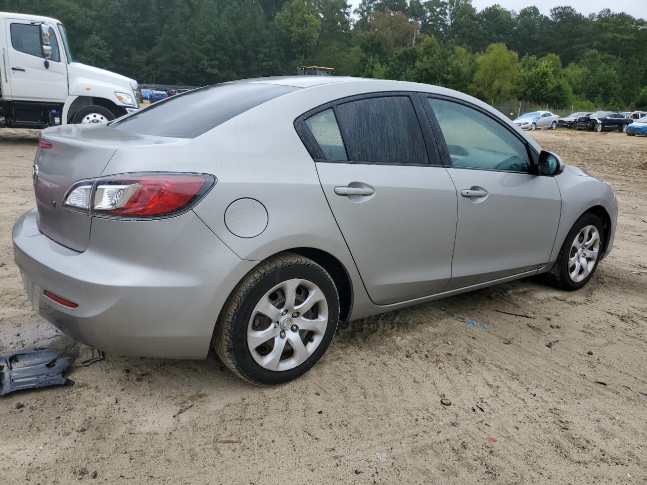 Изображение 3 2013 MAZDA 3 I 2013 с VIN JM1BL1TG5D1810402
