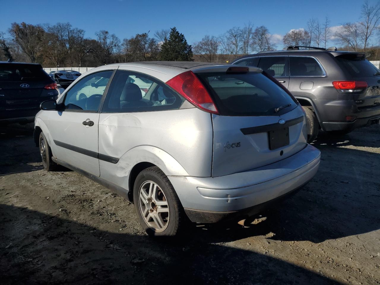 Image 2 of 2000 FORD FOCUS ZX3 2000 with VIN 3FAFP3133YR191379