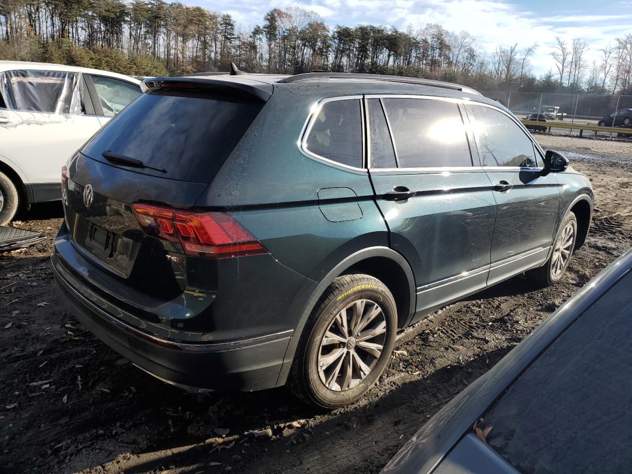 Изображение 3 2018 VOLKSWAGEN TIGUAN SE 2018 с VIN 3VV3B7AX2JM144581