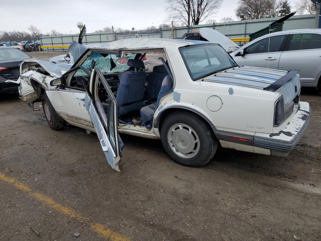 Obraz 2 z 1990 OLDSMOBILE DELTA 88 ROYALE 1990 z VIN 1G3HN54C1L1835447